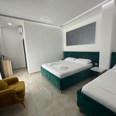 Hotel Leodori 1 Shëngjin Kültér fotó