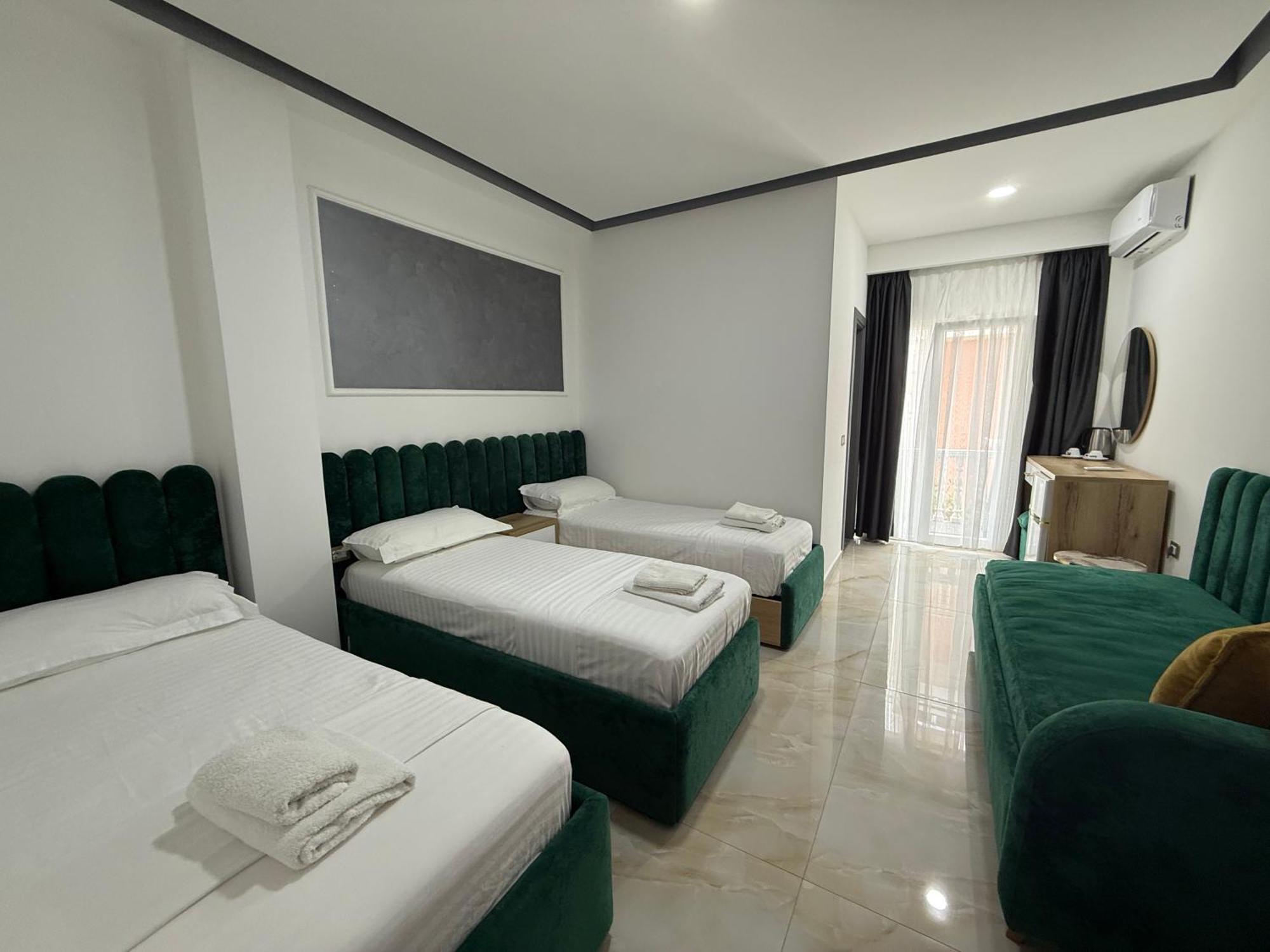 Hotel Leodori 1 Shëngjin Kültér fotó