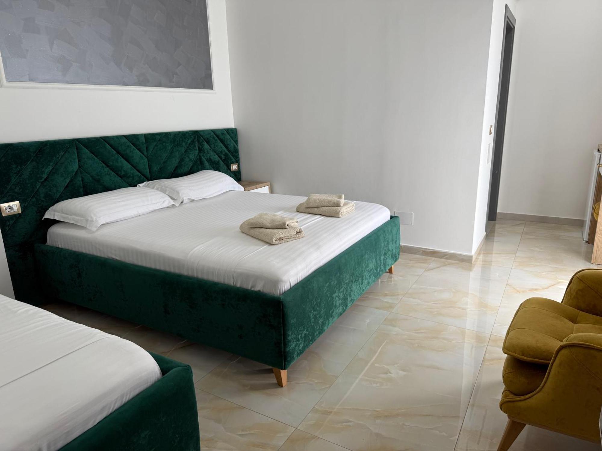 Hotel Leodori 1 Shëngjin Kültér fotó